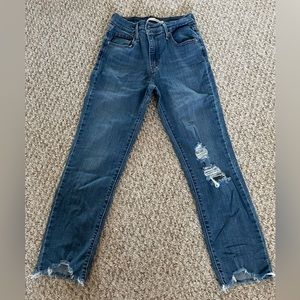 Levi’s Medium Wash High Rise Distressed Jeans size 26
